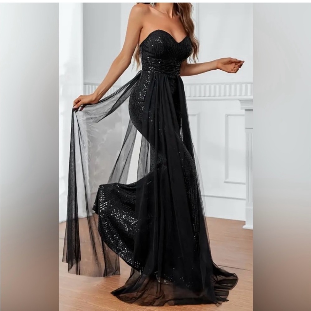 Black Strapless Sweetheart Sequin Gown